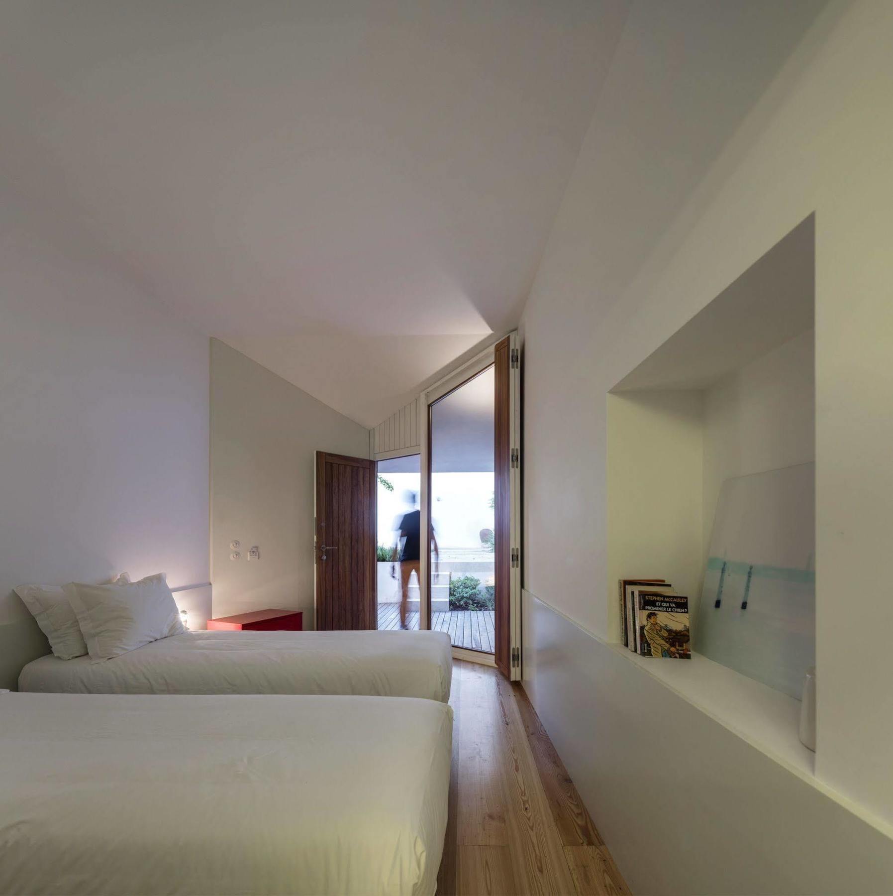 ⋆ THE LATE BIRDS LISBON - ALL MALE GAY GUESTHOUSE ⋆ LISBON ⋆ PORTUGAL ⋆  RATES FROM €203